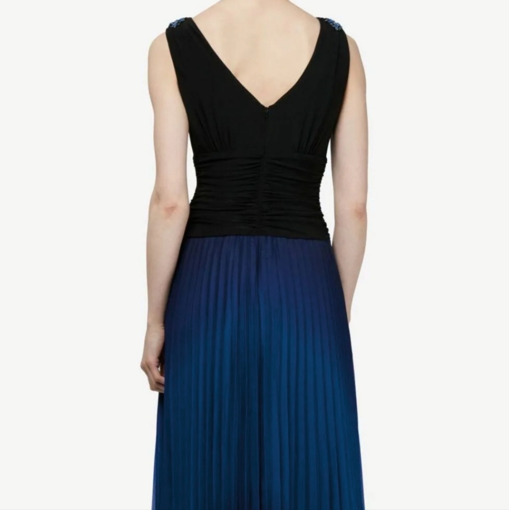Slny Formal V-Neck Sleevless Size 6 Dress. Black, Blue Ombre